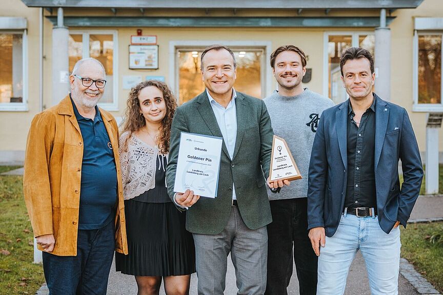 Bernd Meckel (Vorsitzender ADFC), Tanja Weigl (Klimaschutzmanagement LRA), Landrat Thomas Eichinger, Marius Weber (Sport & Tourismus LRA), Rainer Mahl (Radverkehrsbeauftragter (LRA)